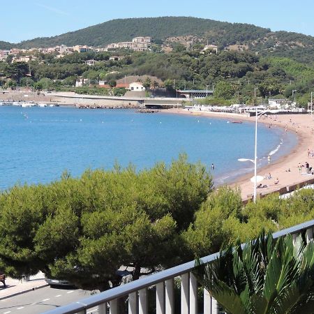 Emplacement Privilegie Pour Ce Bel Appartement Saint-Raphaël Exterior foto